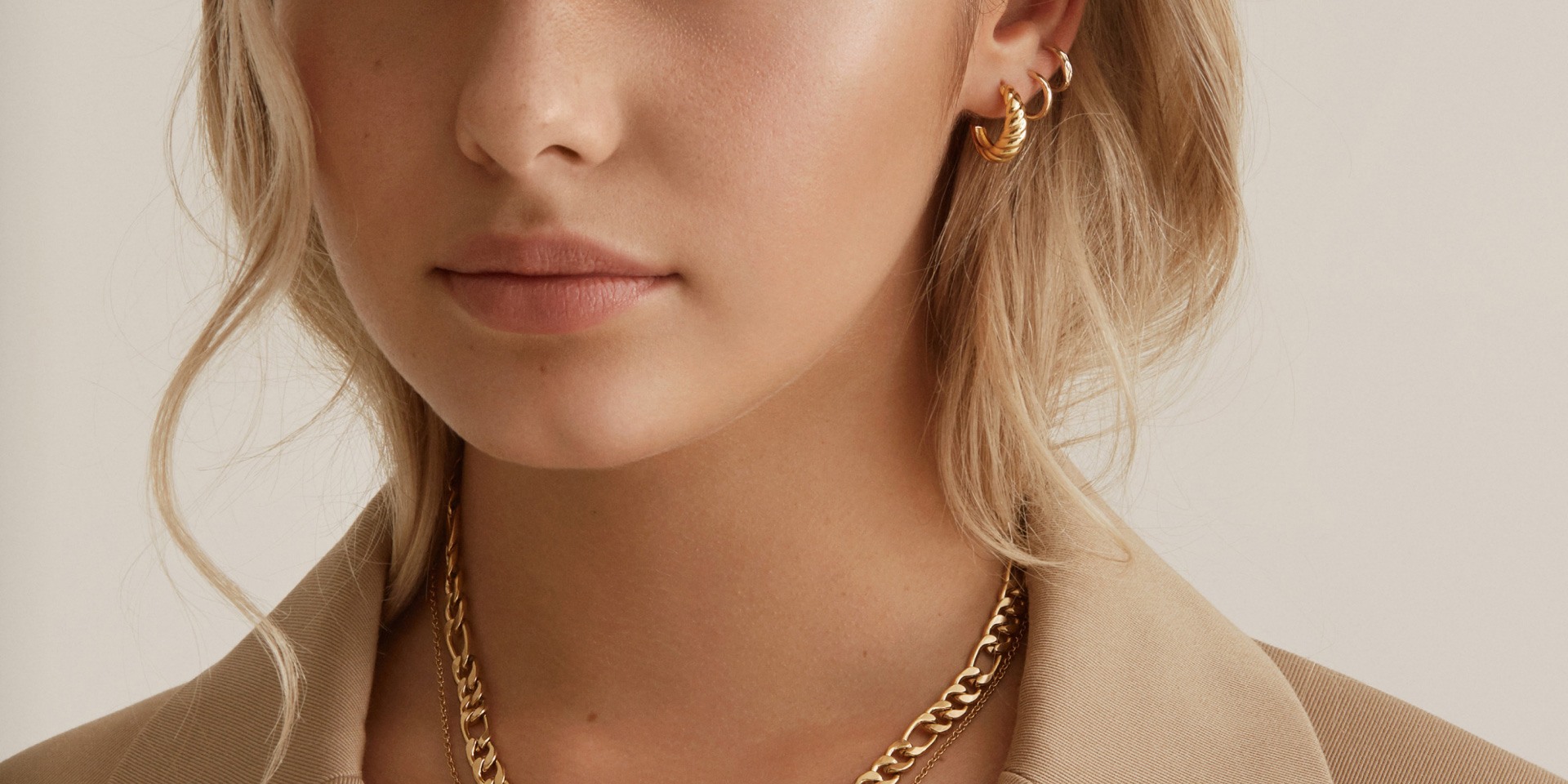 Khám phátinh túy của trang sức cao cấp
Trang sức vàng sang trọng và thời thượng, phù hợp với mọi phong cách...