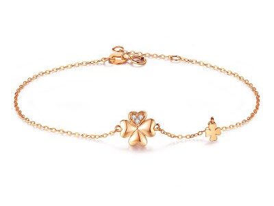 Lắc tay vàng 18K đính kim cương tự nhiên hình cỏ 4 lá